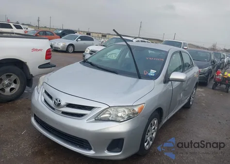 2011 Toyota Corolla Le z USA, uszkodzony, nr VIN 2T1BU4EEXBC743864